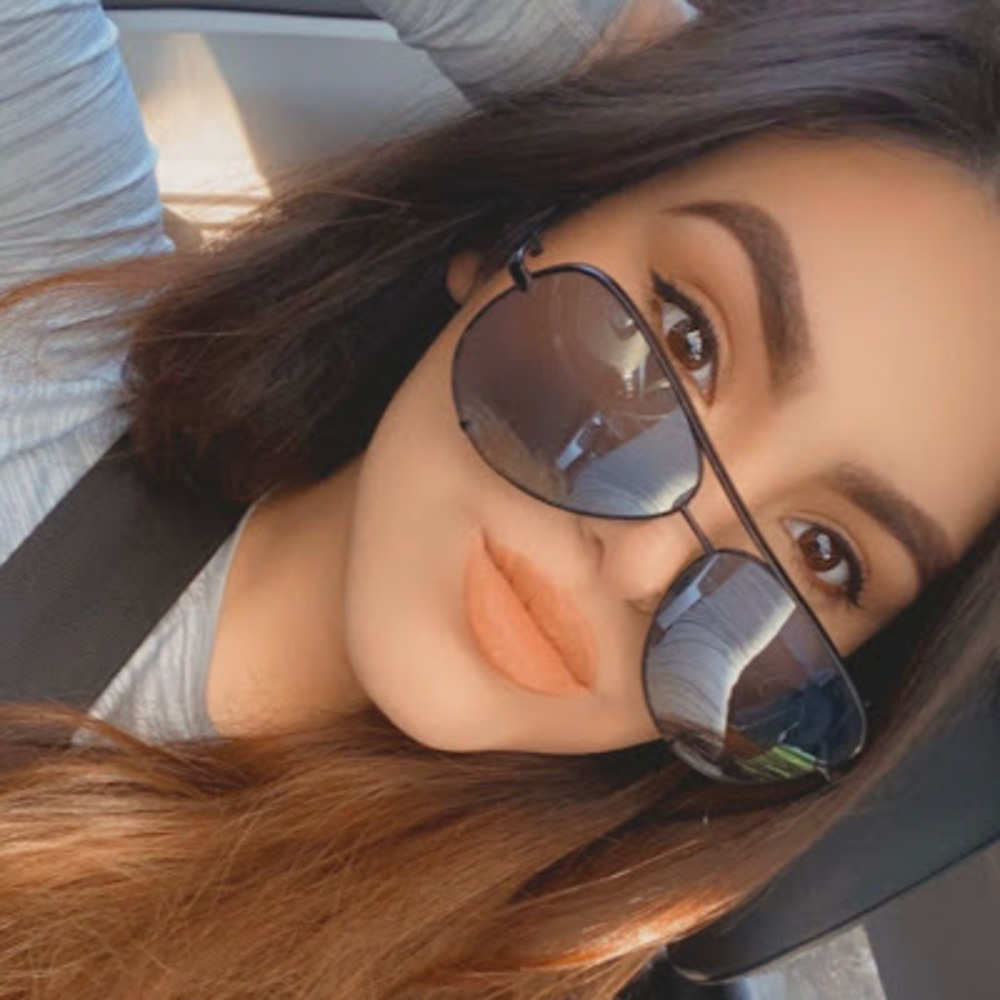 Meet your Posher, Raquel esther